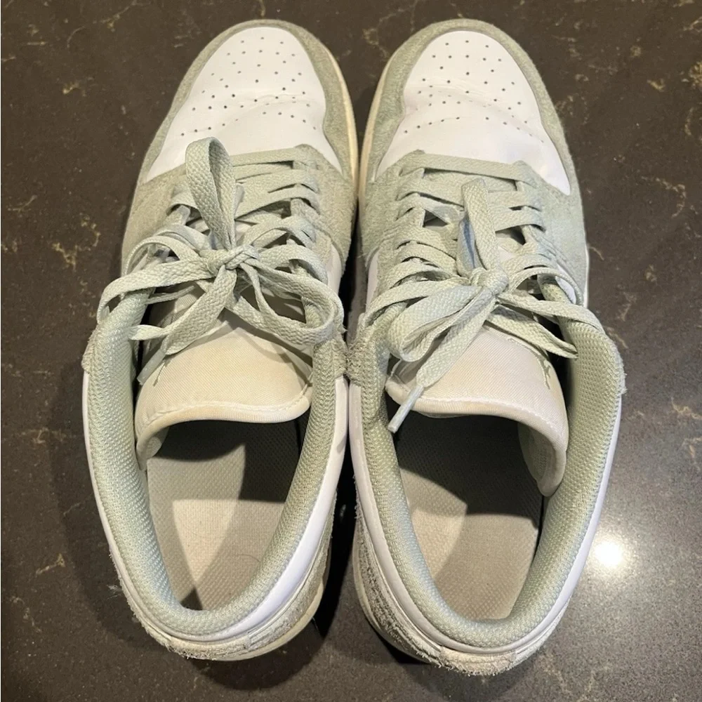 Air Jordan 1 Low SE Seafoam Green - Size 10.5